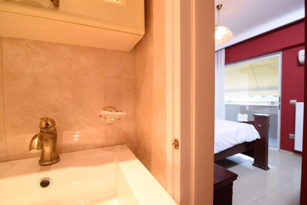 Piraeus Oasis Jacuzzi & Sauna 3Rd & 4Th Floor Apartment ภายนอก รูปภาพ